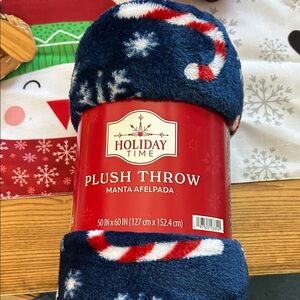 Holiday Time Plush Throw Blanket - Navy and White